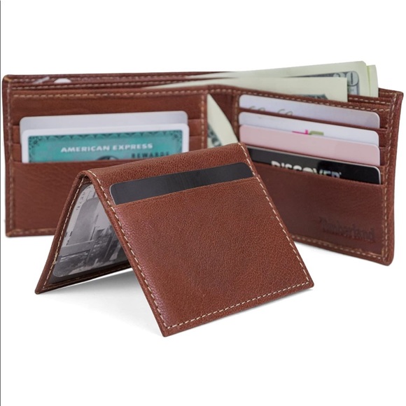 🍾CLOSET CLEAN OUT ACCEPTING ALL REASONABLE OFFERS🍾 - Picture 4 of 13